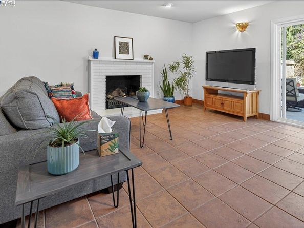 15356 Sullivan Ave, San Leandro CA 94579