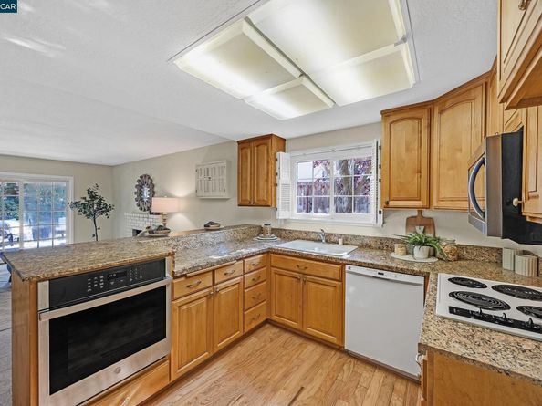 1422 Flintwood Ct, Martinez CA 94553
