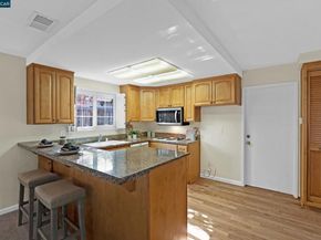 1422 Flintwood Ct, Martinez CA 94553