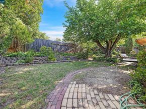 1422 Flintwood Ct, Martinez CA 94553