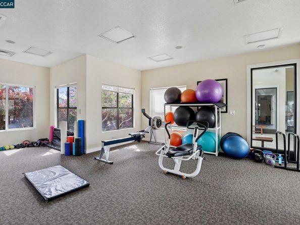 47 Lakeshore Ct, Richmond CA 94804