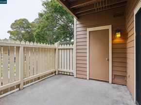 47 Lakeshore Ct, Richmond CA 94804