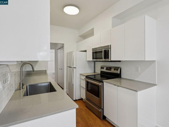 47 Lakeshore Ct, Richmond CA 94804