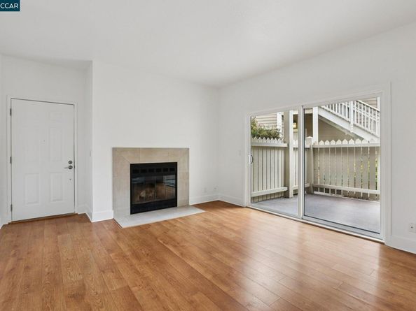 47 Lakeshore Ct, Richmond CA 94804