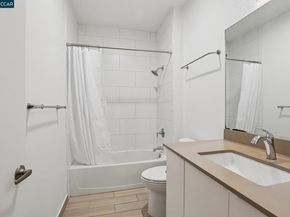 47 Lakeshore Ct, Richmond CA 94804