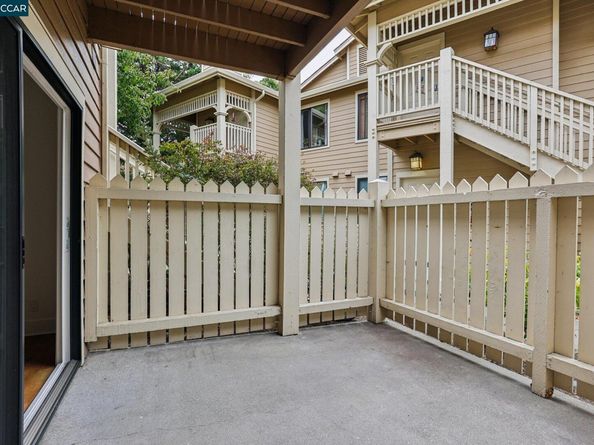 47 Lakeshore Ct, Richmond CA 94804