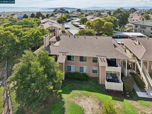 47 Lakeshore Ct, Richmond CA 94804