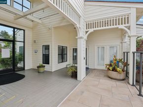 47 Lakeshore Ct, Richmond CA 94804