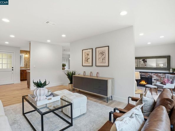 1400 Whitman Rd, Concord CA 94518