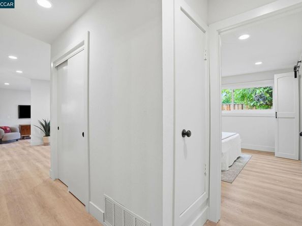 1400 Whitman Rd, Concord CA 94518