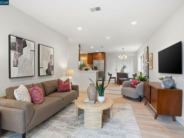 1400 Whitman Rd, Concord CA 94518