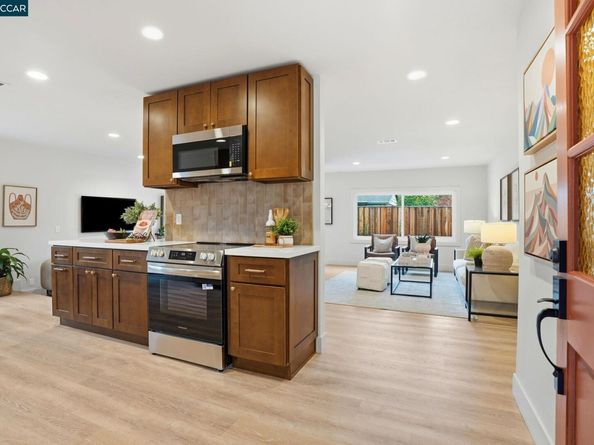 1400 Whitman Rd, Concord CA 94518