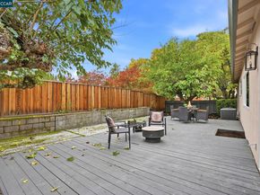 1400 Whitman Rd, Concord CA 94518