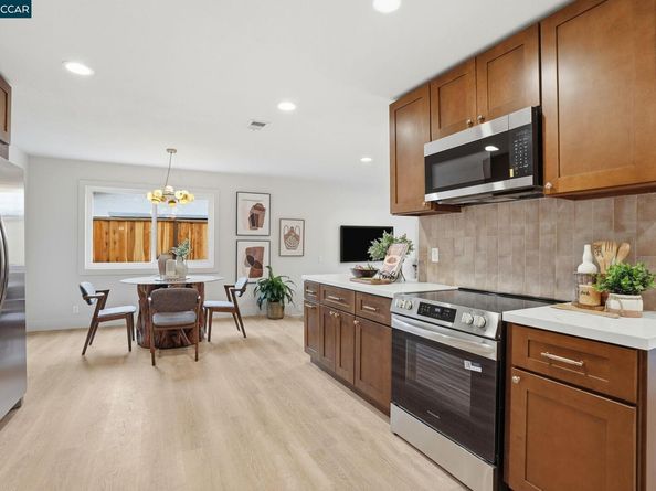 1400 Whitman Rd, Concord CA 94518