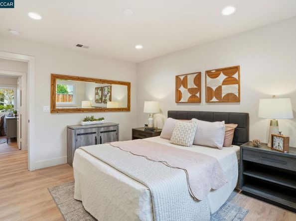 1400 Whitman Rd, Concord CA 94518