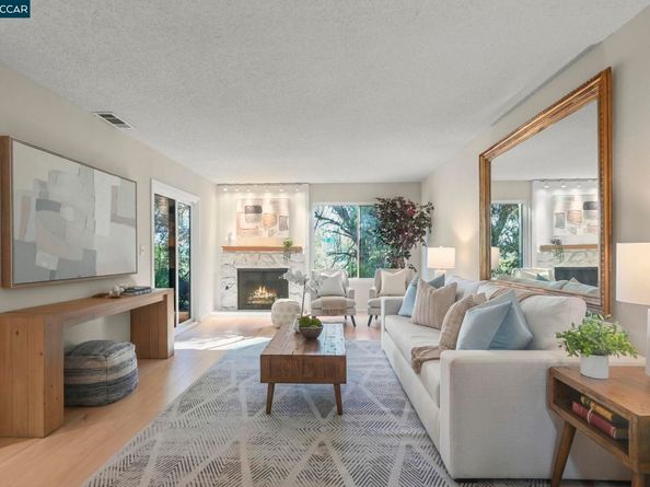 1566 Ashwood Dr, Martinez CA 94553