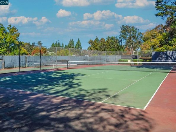 1566 Ashwood Dr, Martinez CA 94553