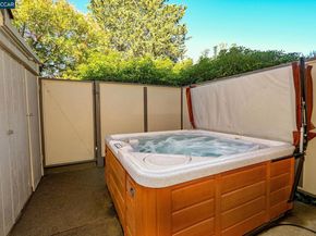 1566 Ashwood Dr, Martinez CA 94553