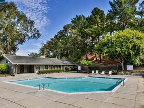 1566 Ashwood Dr, Martinez CA 94553