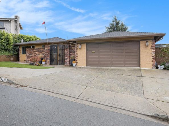 3393 Oakes Dr, Hayward CA 94542
