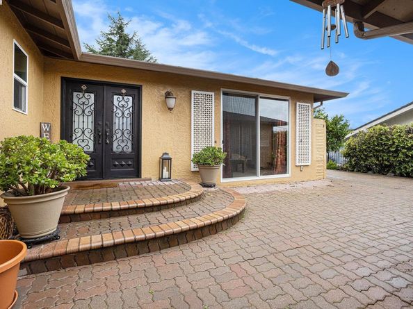 3393 Oakes Dr, Hayward CA 94542