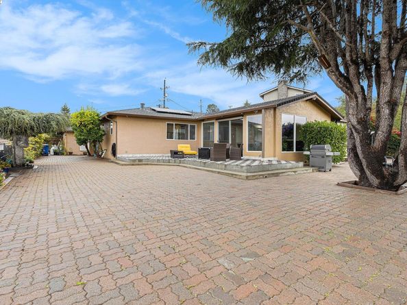 3393 Oakes Dr, Hayward CA 94542