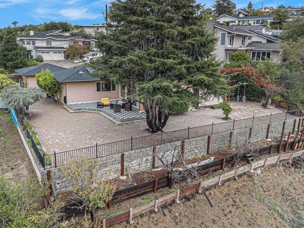 3393 Oakes Dr, Hayward CA 94542