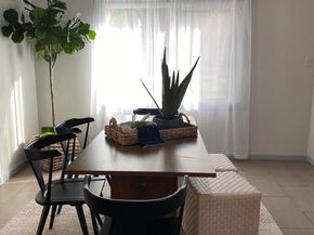 8454 E Ney Ave, Oakland CA 94605