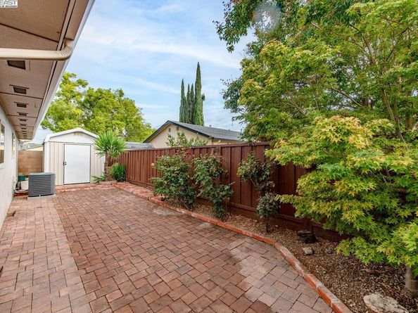 851 Carmel Ave, Livermore CA 94550