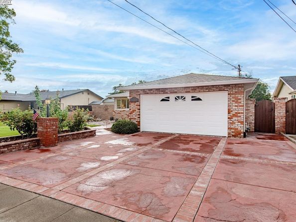 851 Carmel Ave, Livermore CA 94550