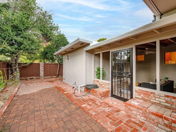 851 Carmel Ave, Livermore CA 94550