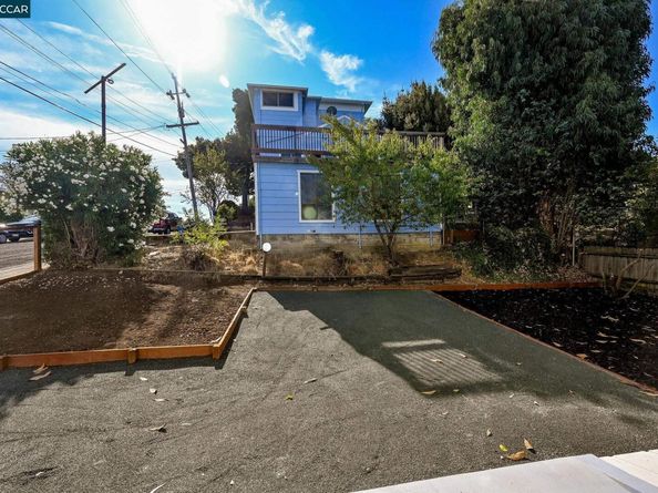236 Buckley St, Martinez CA 94553