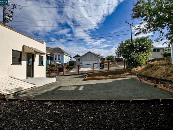 236 Buckley St, Martinez CA 94553