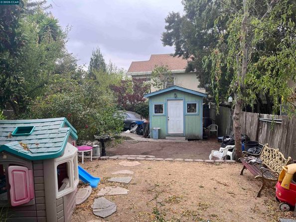201 Lake Ave, Rodeo CA 94572