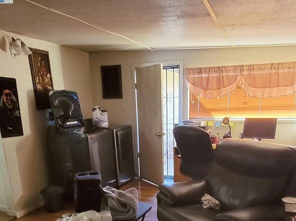 27911 Mandarin Ave, Hayward CA 94544