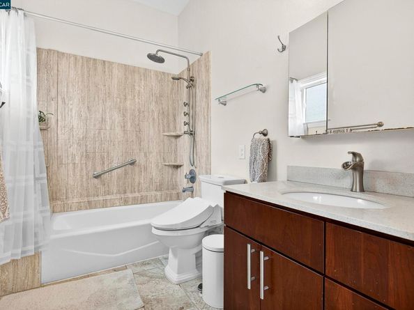 594 Summit Dr, Pinole CA 94564