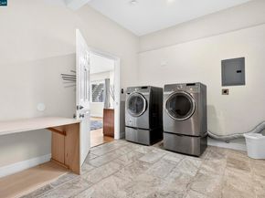 594 Summit Dr, Pinole CA 94564