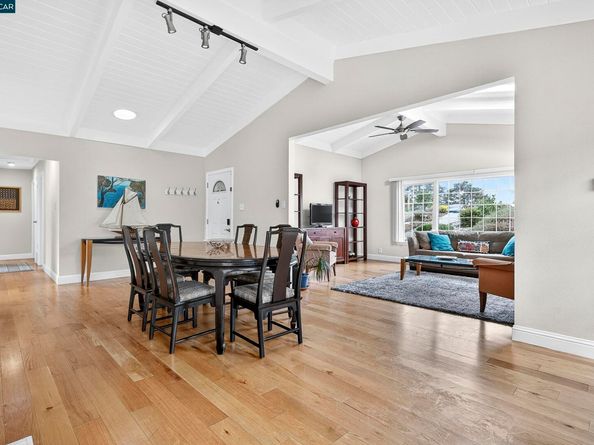 594 Summit Dr, Pinole CA 94564