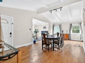 594 Summit Dr, Pinole CA 94564