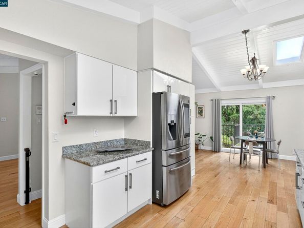 594 Summit Dr, Pinole CA 94564
