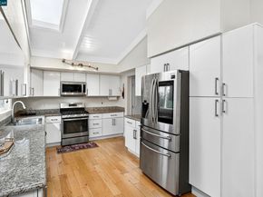 594 Summit Dr, Pinole CA 94564