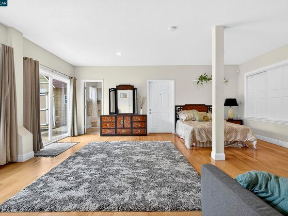 594 Summit Dr, Pinole CA 94564