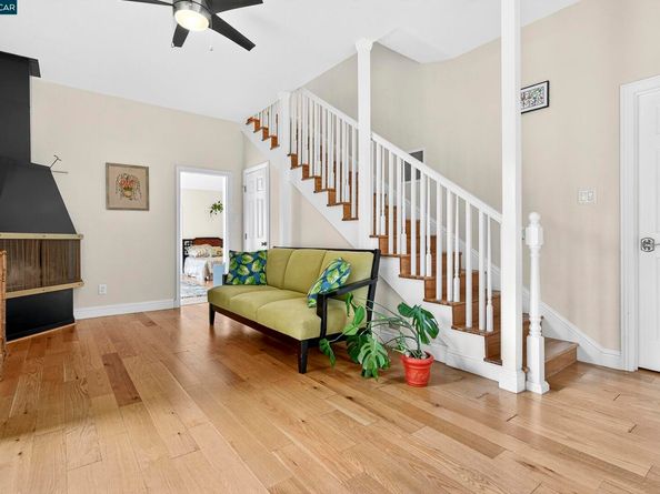 594 Summit Dr, Pinole CA 94564