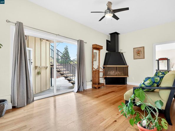 594 Summit Dr, Pinole CA 94564