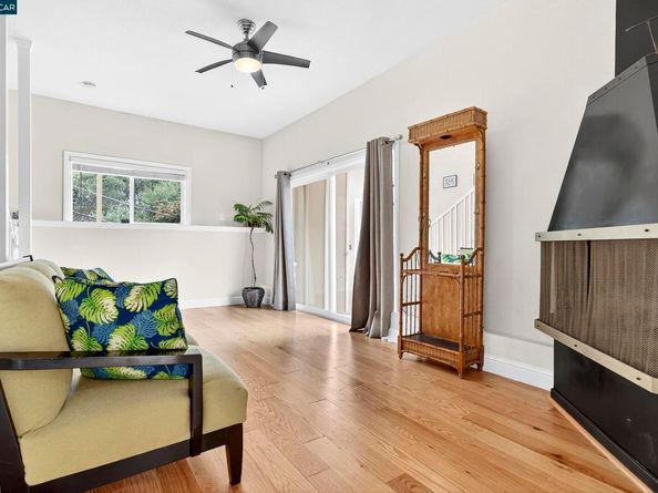 594 Summit Dr, Pinole CA 94564