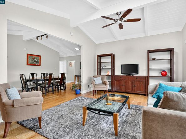 594 Summit Dr, Pinole CA 94564