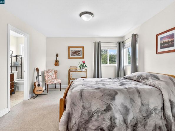 594 Summit Dr, Pinole CA 94564