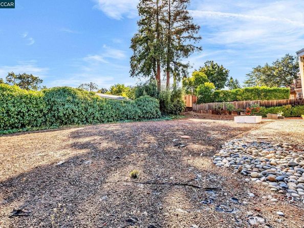 5872 Herriman Dr, Clayton CA 94517