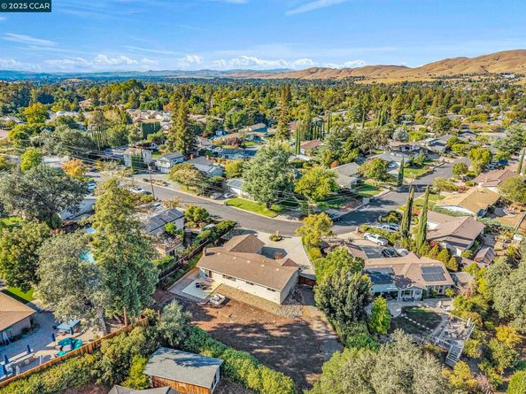 5872 Herriman Dr, Clayton CA 94517