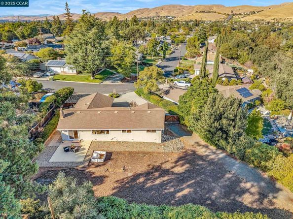 5872 Herriman Dr, Clayton CA 94517
